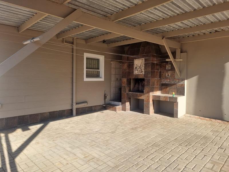 2 Bedroom Property for Sale in Hartenbos Central Western Cape